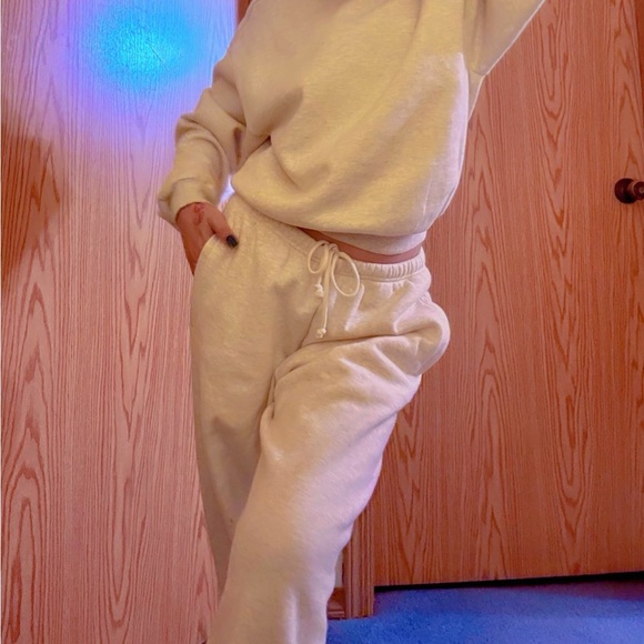 SKIMS Soft Pink Jogger Pants 🩷 - Picture 5 of 6